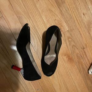 Beautifeel shoes. Black suede w red heels